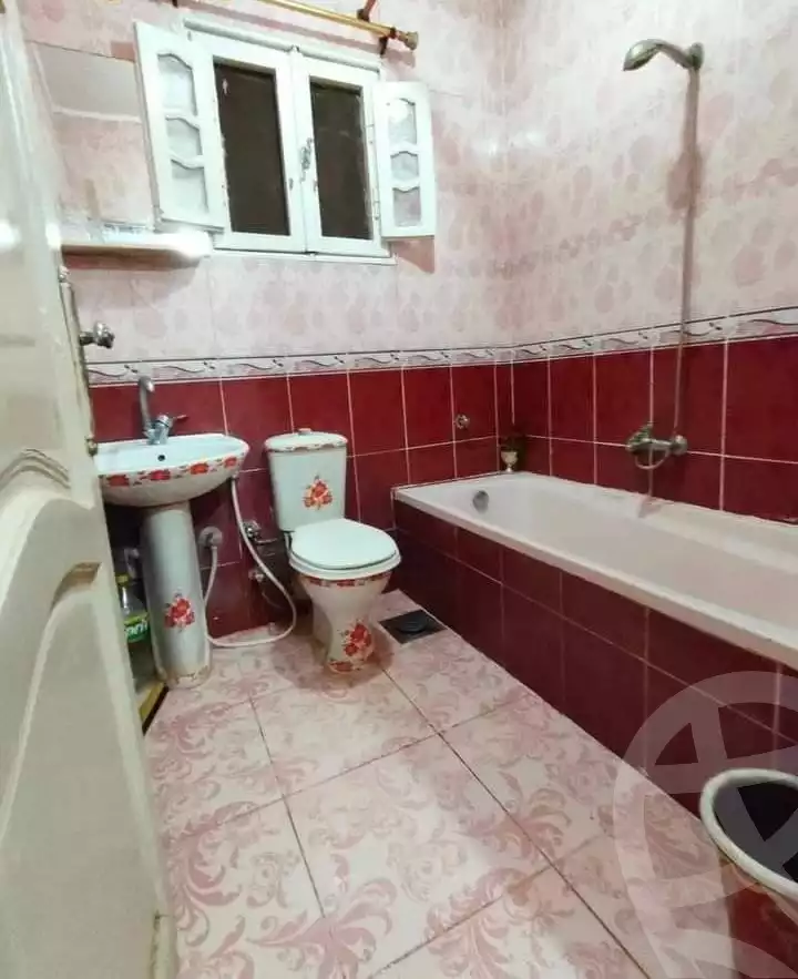 https://aqarmap.com.eg/en/listing/5896580-for-sale-alexandria-l-jmy-lbytsh-el-saleheen-mosque-st