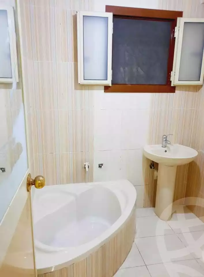 https://aqarmap.com.eg/ar/listing/5897050-for-sale-alexandria-sydy-bshr-sydy-bshr-bhry-gamal-abd-el-nasir-st