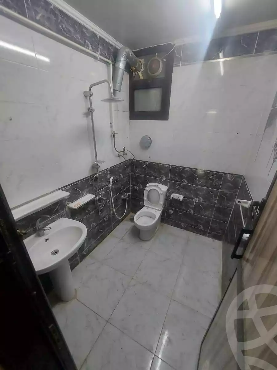 https://aqarmap.com.eg/en/listing/5900360-for-sale-cairo-helwan-helwan-el-sharkeya-mostafa-safwat-st
