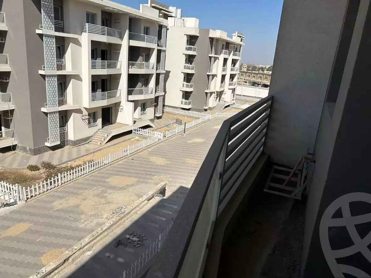 https://aqarmap.com.eg/ar/listing/5901108-for-sale-cairo-el-sheikh-zayed-city-compounds-el-khamayel