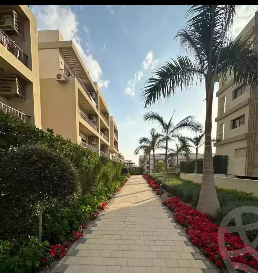 https://aqarmap.com.eg/en/listing/5902348-for-sale-cairo-new-cairo-compounds-fifth-square
