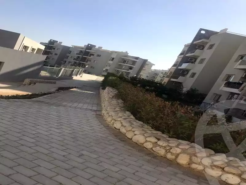 https://aqarmap.com.eg/ar/listing/5903663-for-rent-cairo-el-sheikh-zayed-city-compounds-dh-drys