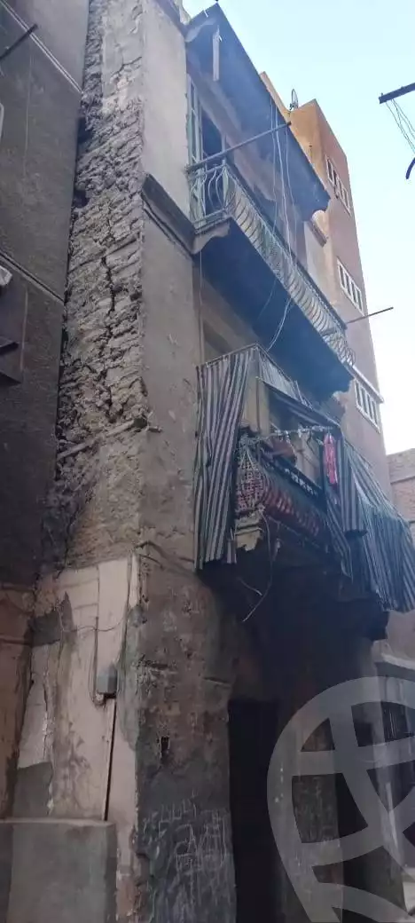 https://aqarmap.com.eg/en/listing/5904960-for-sale-cairo-downtown-el-azbakya-bab-el-bahr-st