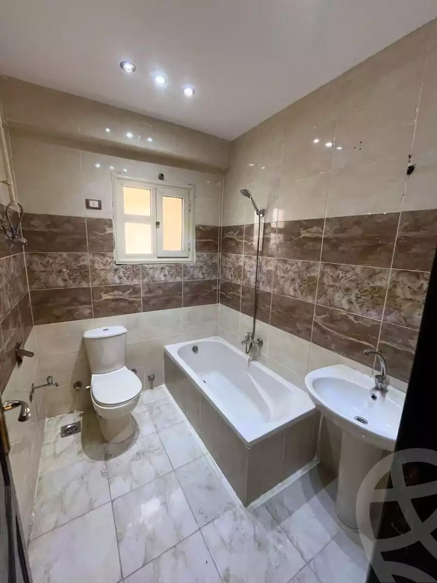 https://aqarmap.com.eg/en/listing/5907904-for-rent-cairo-new-cairo-first-settlement-neighbourhood-5-el-shaheed-islam-raafat-st