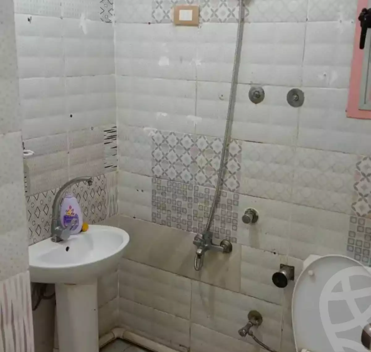 https://aqarmap.com.eg/en/listing/5909330-for-sale-alexandria-bakoos-muslim-ibn-el-waleed-st