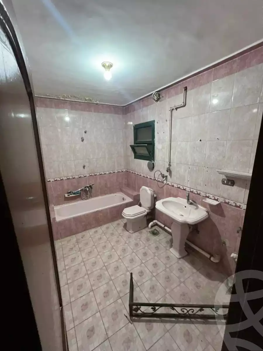 https://aqarmap.com.eg/ar/listing/5909545-for-sale-cairo-helwan-helwan-el-sharkeya-mostafa-safwat-st