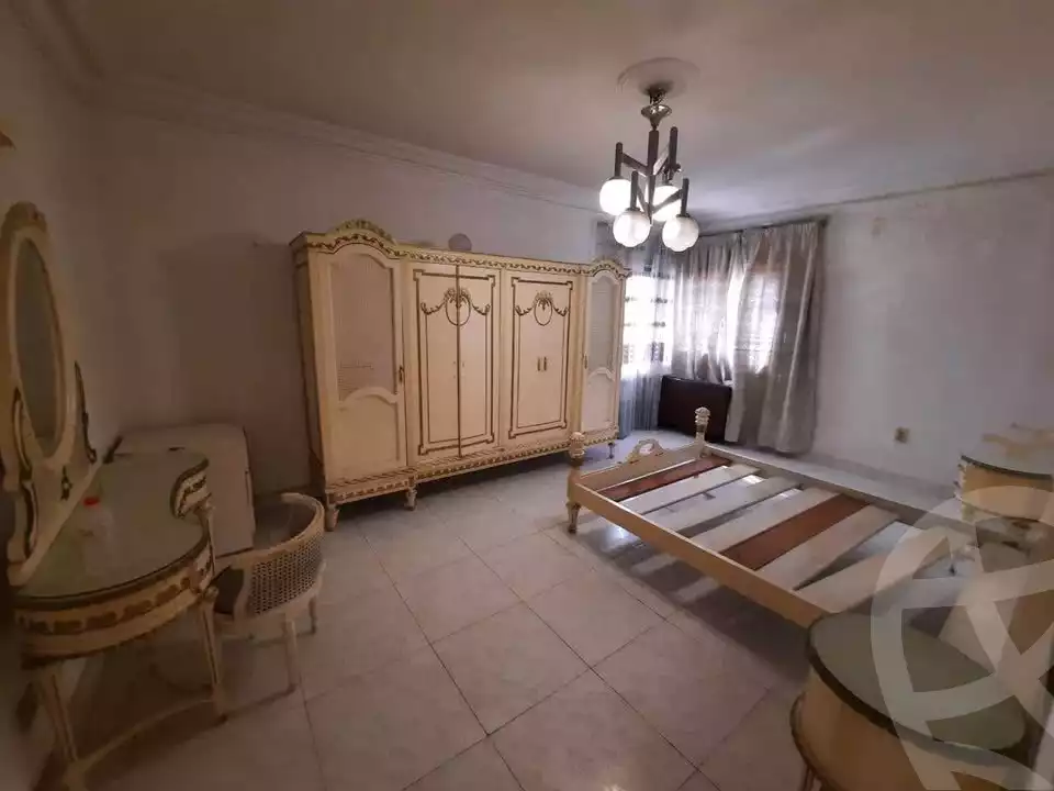 https://aqarmap.com.eg/ar/listing/5912869-for-sale-alexandria-glim-shr-bw-qyr-tryq-lhry