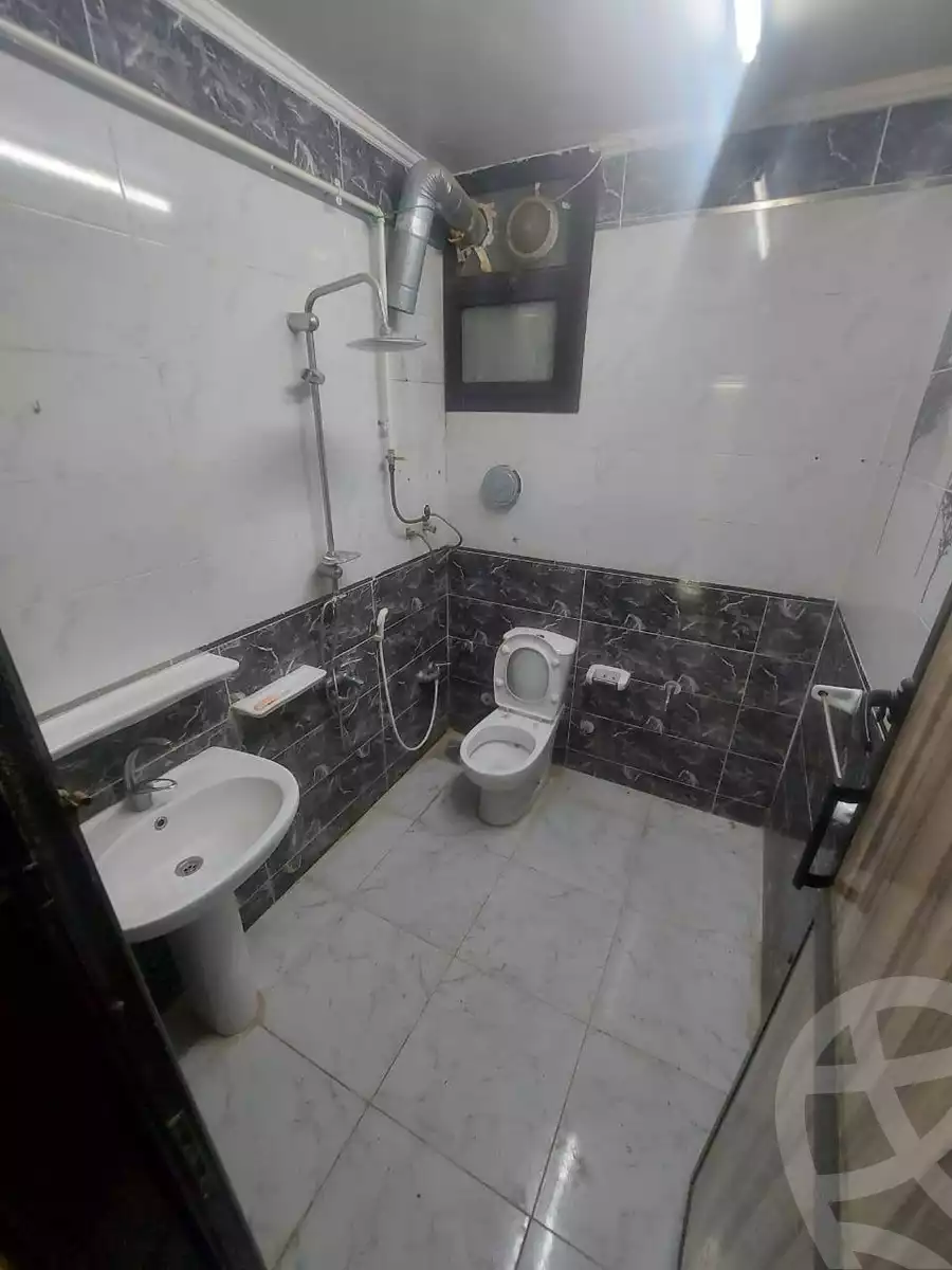 https://aqarmap.com.eg/en/listing/5915748-for-sale-cairo-helwan-helwan-el-sharkeya-mostafa-safwat-st