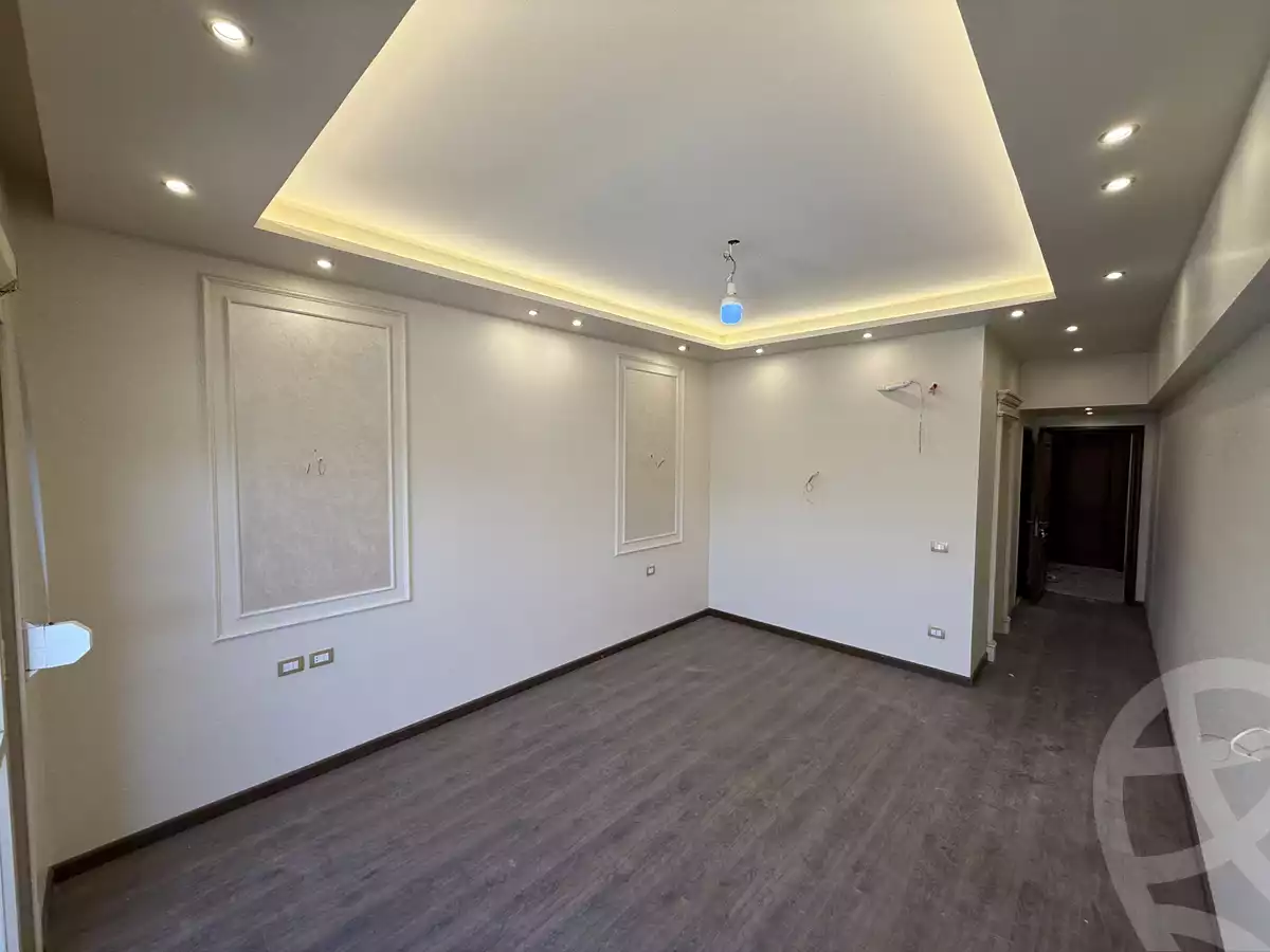 https://aqarmap.com.eg/en/listing/5918915-for-sale-cairo-new-cairo-compounds-el-patio-oro