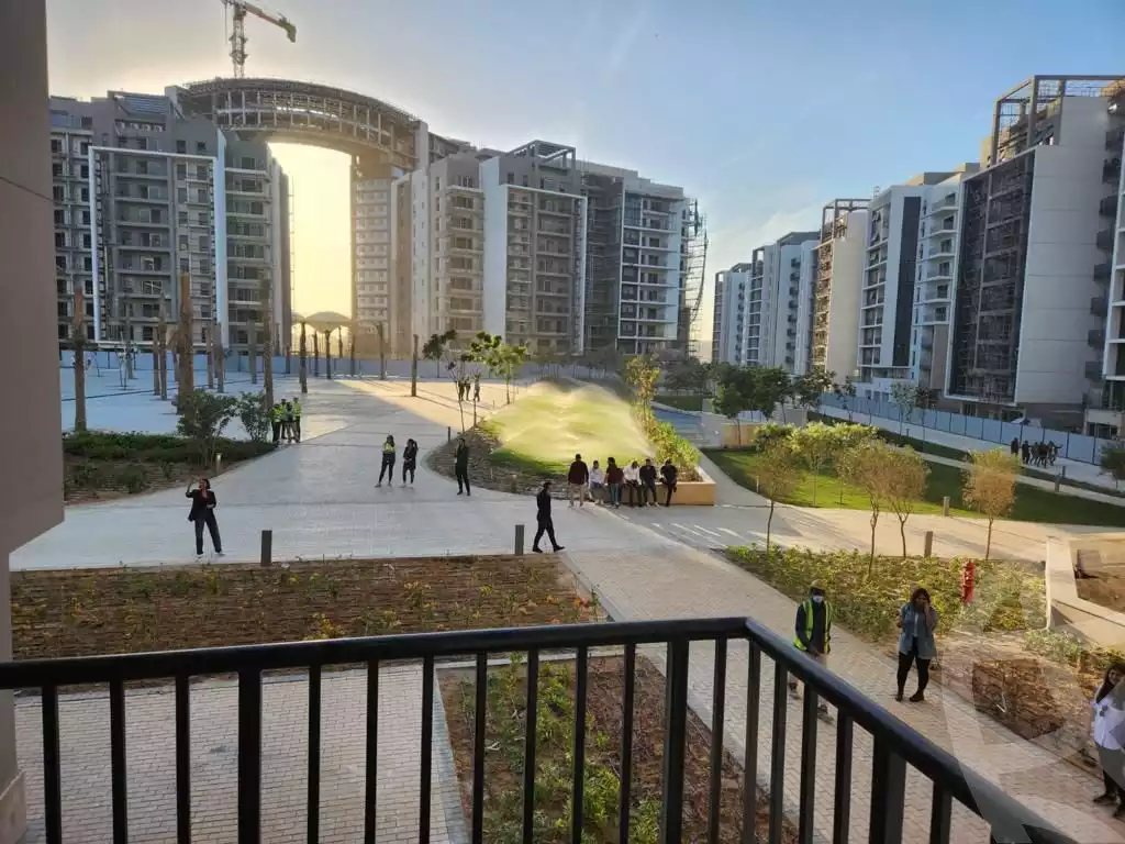 https://aqarmap.com.eg/ar/listing/5919062-for-sale-cairo-el-sheikh-zayed-city-compounds-zyd-wr-llttwyr-z-tower