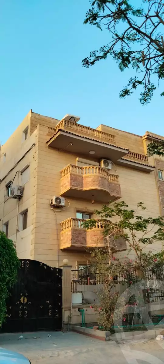https://aqarmap.com.eg/en/listing/5921688-for-sale-cairo-new-cairo-first-settlement-neighbourhood-10-badee-khairy-st