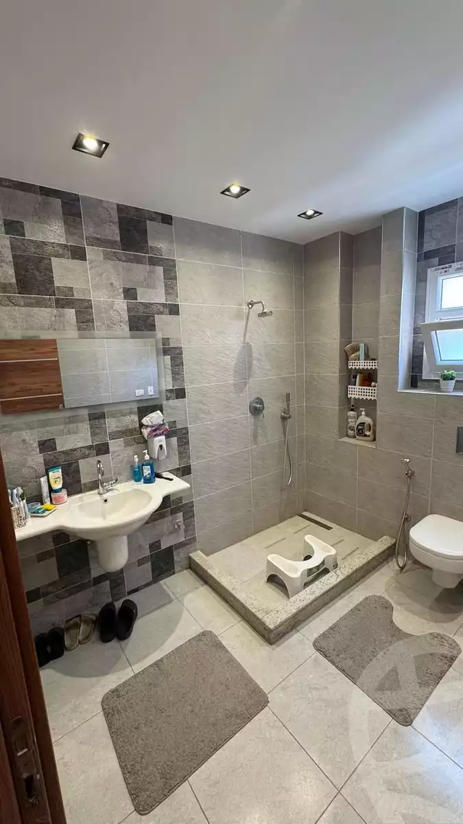 https://aqarmap.com.eg/en/listing/5925461-for-sale-cairo-el-sheikh-zayed-city-el-hay-elsabeaa