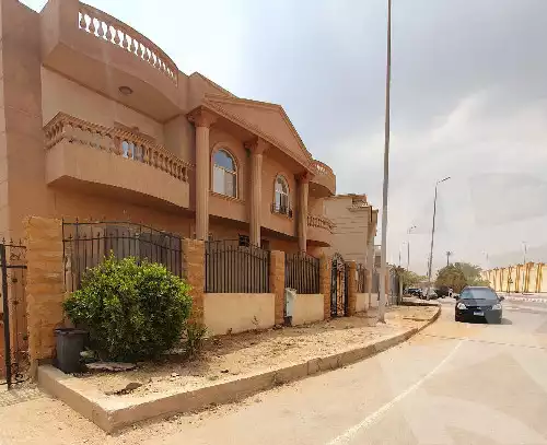 https://aqarmap.com.eg/en/listing/5929926-for-sale-cairo-new-cairo-sharq-el-akadamiya-al-tahrir-st