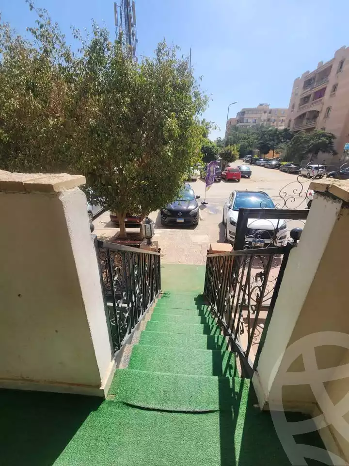https://aqarmap.com.eg/en/listing/5931621-for-sale-cairo-mokattam-lhdb-l-ly