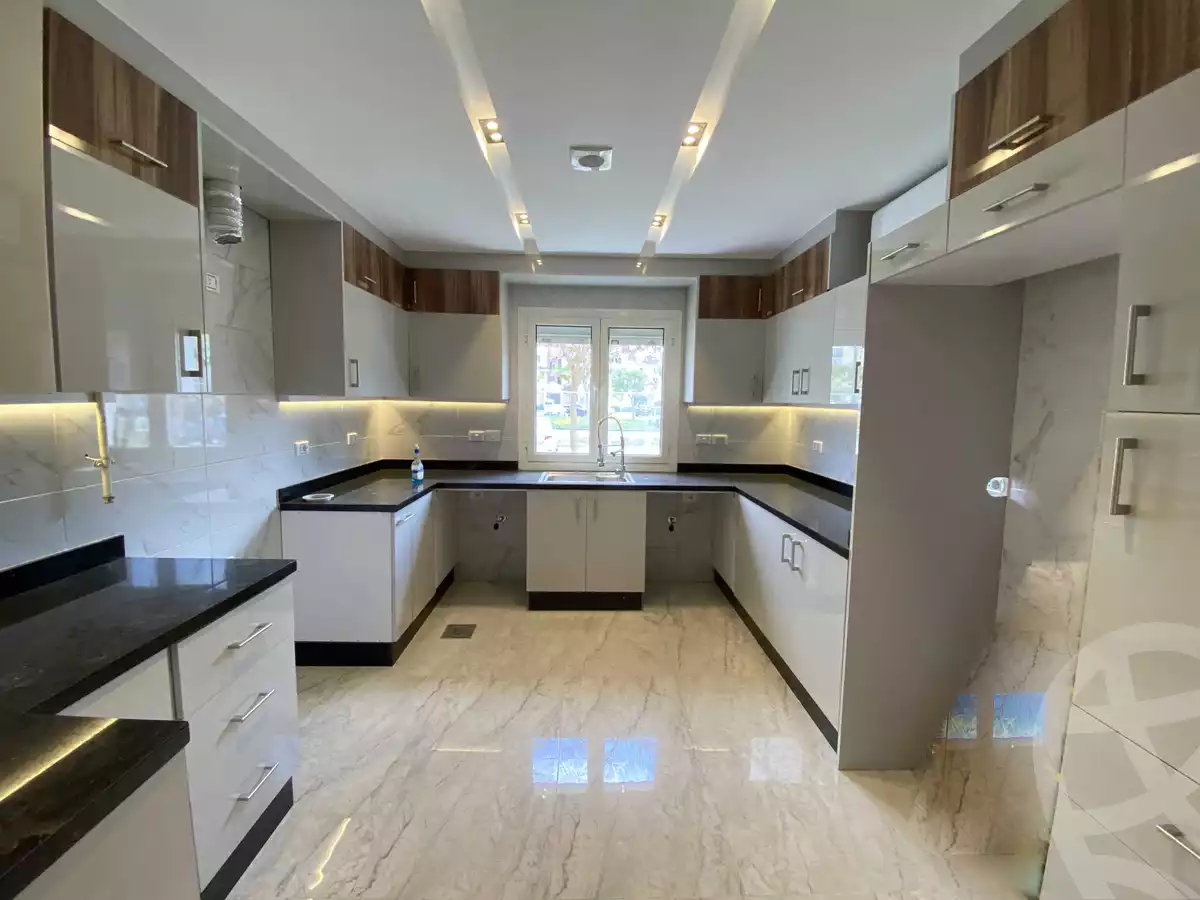 https://aqarmap.com.eg/en/listing/5935723-for-rent-cairo-new-cairo-compounds-mountain-view-hyde-park