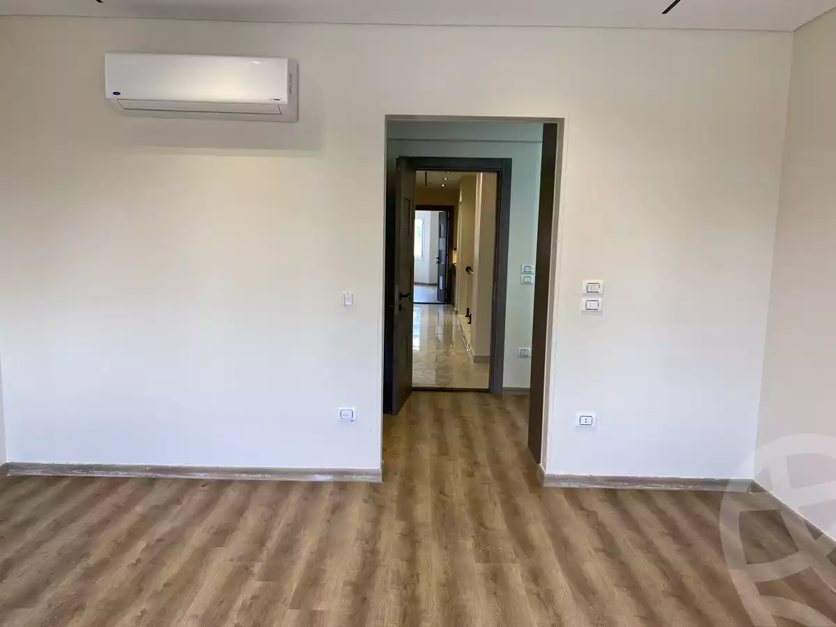 https://aqarmap.com.eg/en/listing/5935723-for-rent-cairo-new-cairo-compounds-mountain-view-hyde-park