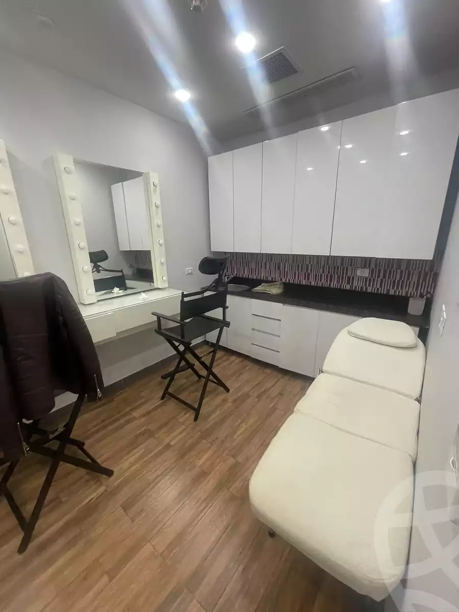 https://aqarmap.com.eg/en/listing/5936660-for-sale-cairo-el-sheikh-zayed-city-compounds-beverly-hills