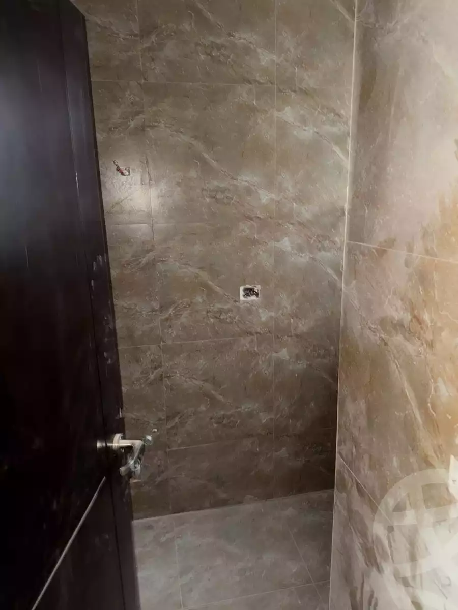 https://aqarmap.com.eg/en/listing/5939668-for-sale-cairo-el-sheikh-zayed-city-compounds-kmbwnd-wyst-twn-swdyk
