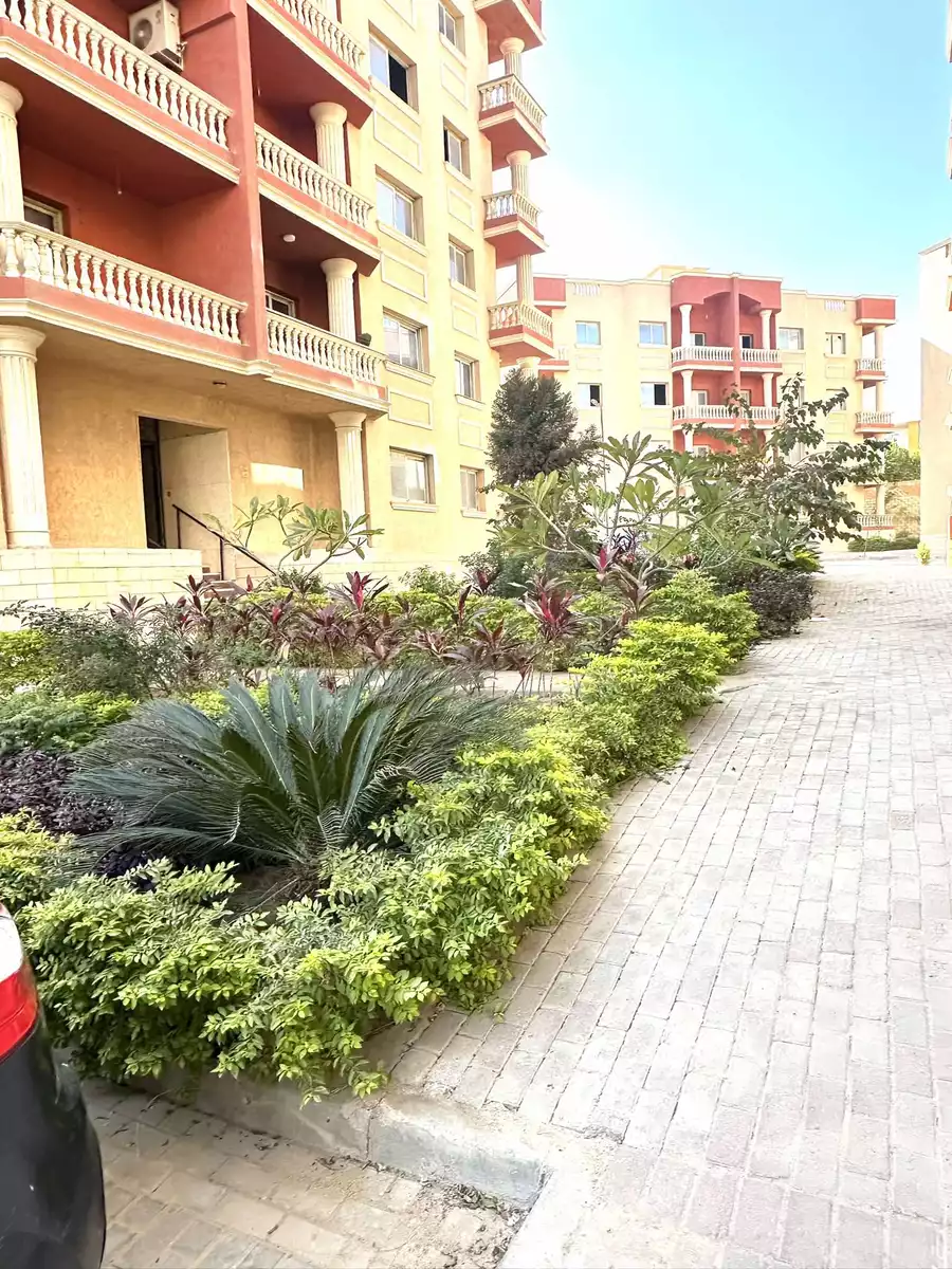 https://aqarmap.com.eg/en/listing/5948319-for-sale-cairo-el-shorouk-compounds-life-view