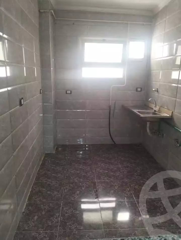 https://aqarmap.com.eg/ar/listing/5951676-for-rent-cairo-mokattam-lhdb-l-ly-shareaa-9