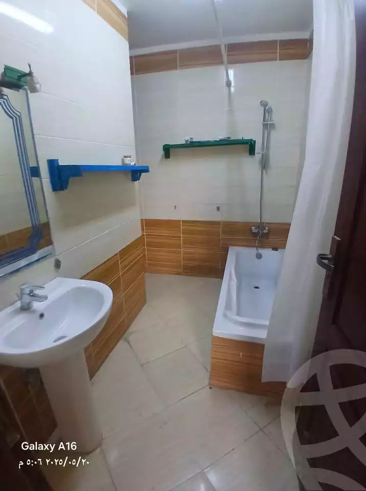 https://aqarmap.com.eg/en/listing/5954118-for-rent-cairo-mokattam-lhdb-l-ly-hay-el-ashgar