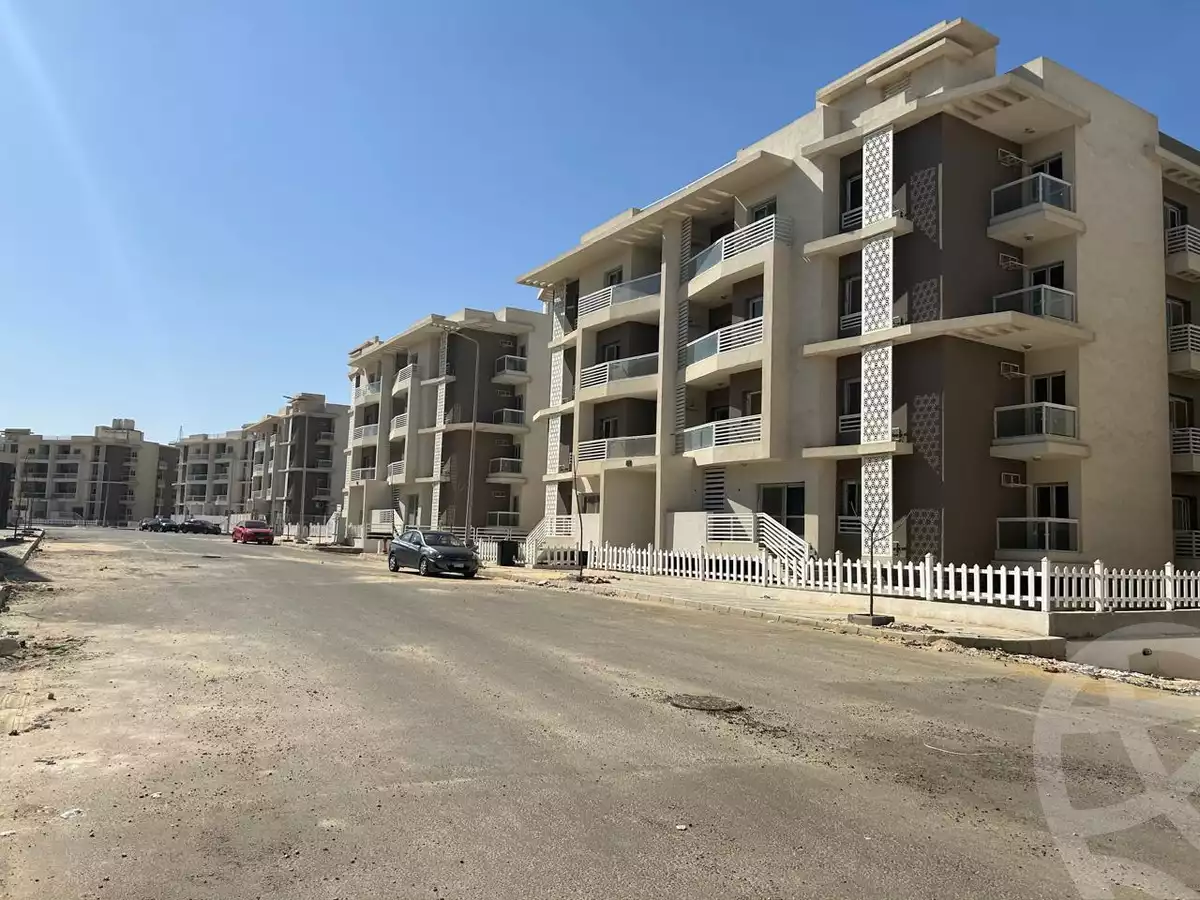 https://aqarmap.com.eg/en/listing/5958355-for-sale-cairo-el-sheikh-zayed-city-compounds-el-khamayel
