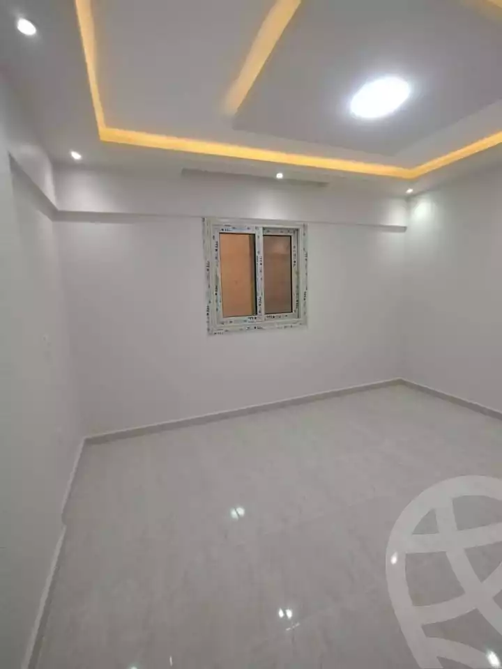 https://aqarmap.com.eg/ar/listing/5962423-for-sale-alexandria-miami-khld-bn-lwlyd