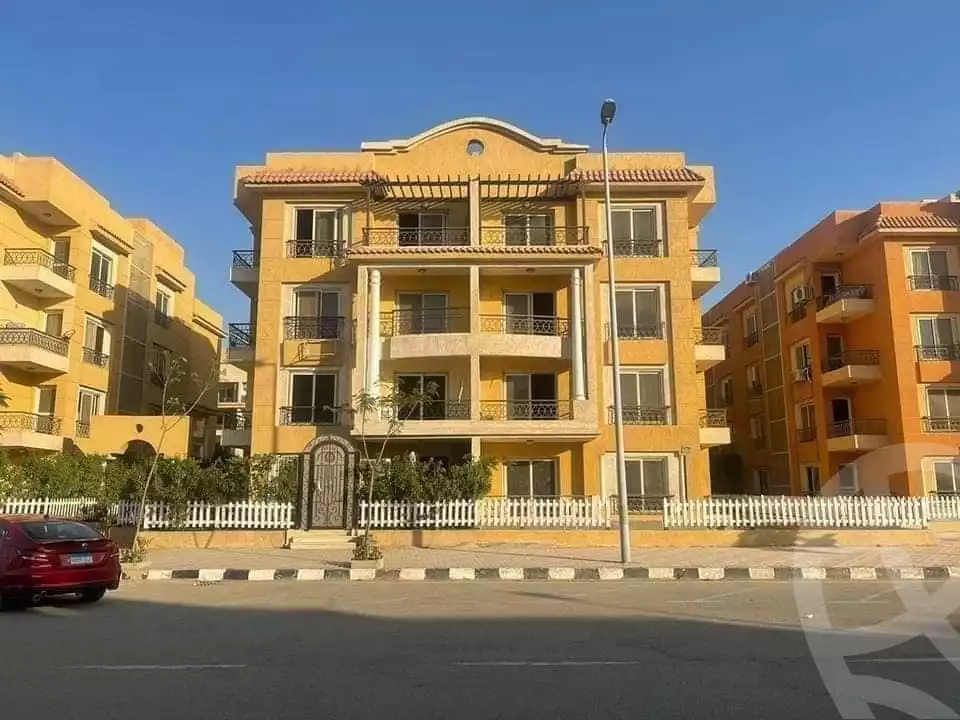 https://aqarmap.com.eg/en/listing/5967726-for-sale-cairo-el-sheikh-zayed-city-compounds-el-khamayel