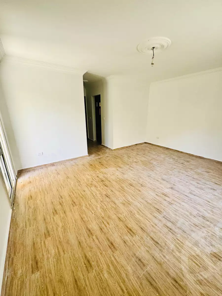 https://aqarmap.com.eg/en/listing/5974693-for-sale-cairo-el-sheikh-zayed-city-compounds-el-khamayel