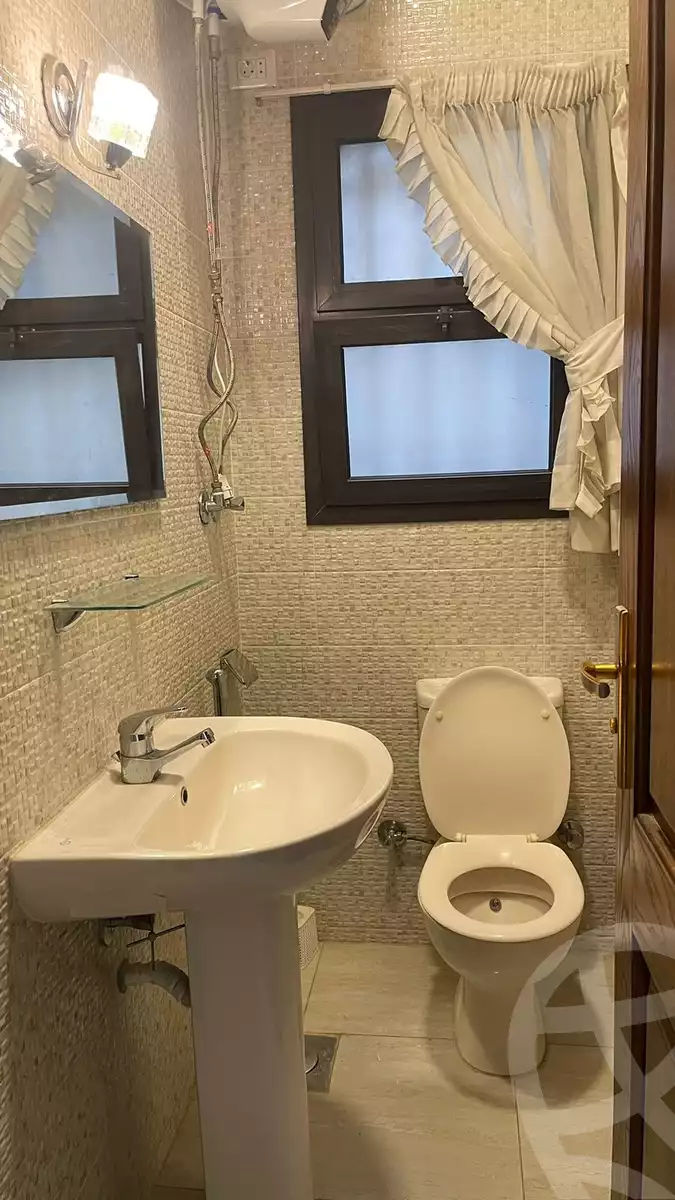 https://aqarmap.com.eg/en/listing/5974893-for-rent-cairo-el-sheikh-zayed-city-compounds-kmbwnd-wyst-twn-swdyk