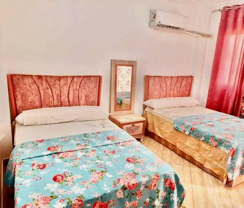 https://aqarmap.com.eg/ar/listing/5976438-for-rent-ras-sidr-ras-sidr-resorts-jwldn-bytsh-2