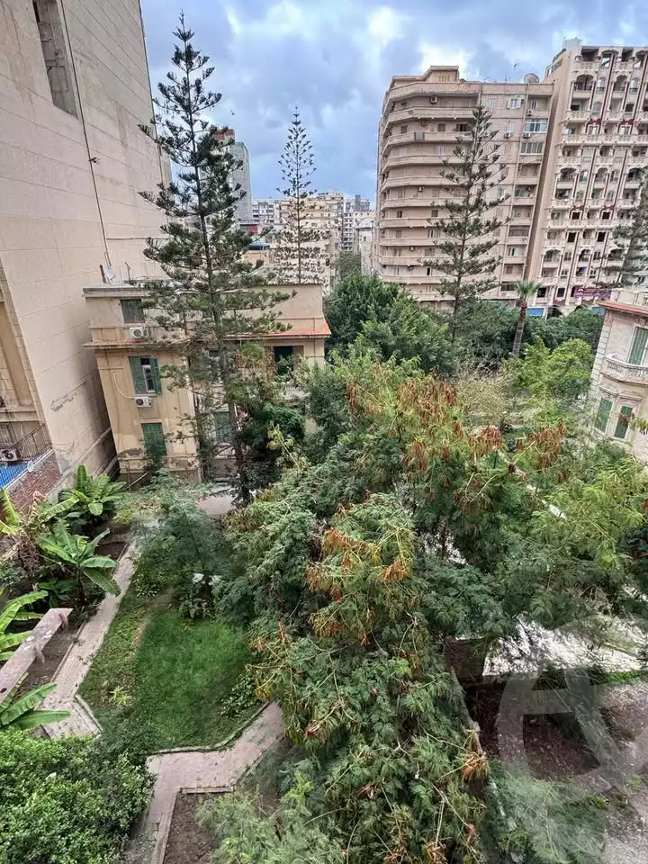 https://aqarmap.com.eg/ar/listing/5977458-for-sale-alexandria-glim