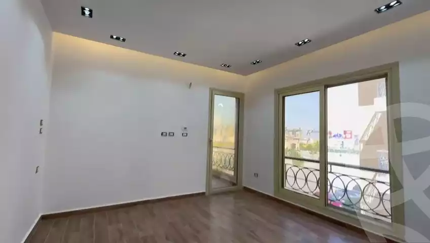 https://aqarmap.com.eg/ar/listing/5980878-for-sale-cairo-el-sheikh-zayed-city-compounds-el-khamayel