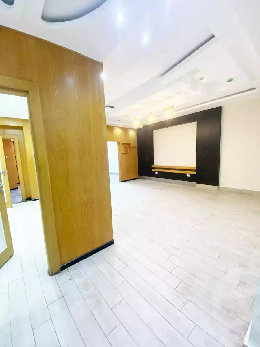https://aqarmap.com.eg/ar/listing/5982128-for-rent-cairo-new-cairo-90th-street-south-teseen-st