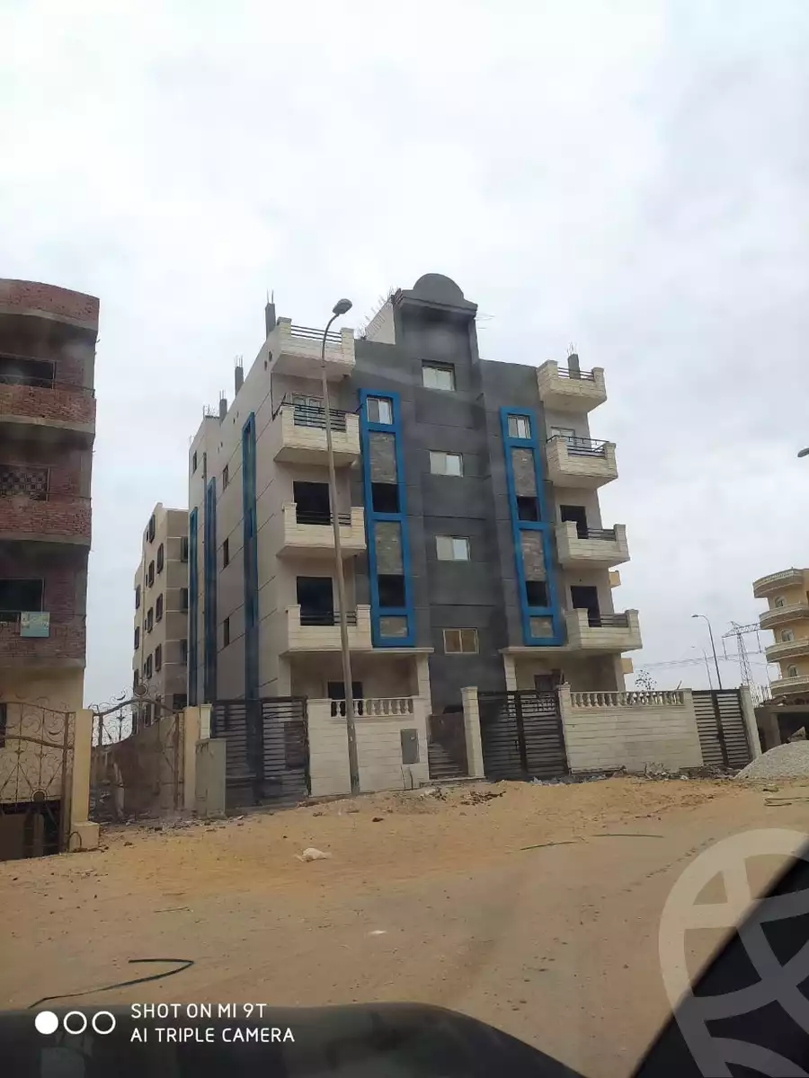 https://aqarmap.com.eg/ar/listing/5982870-for-sale-cairo-6th-of-october-hadaeq-october-lmntq-lsyhy