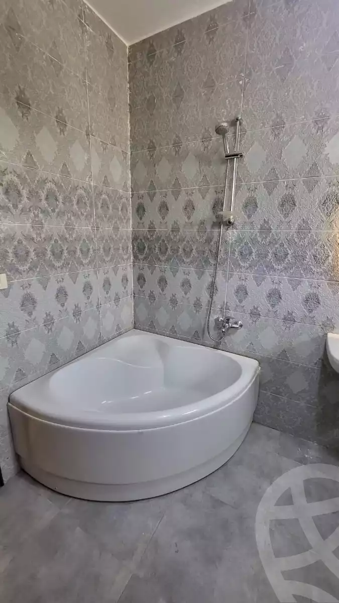 https://aqarmap.com.eg/en/listing/5985006-for-rent-cairo-new-cairo-compounds-hadayek-el-fedaa