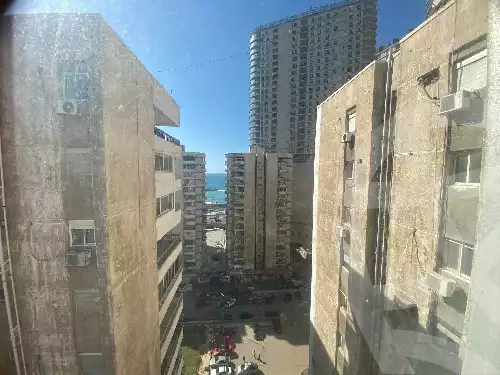 https://aqarmap.com.eg/ar/listing/5985025-for-sale-alexandria-roshdy-al-moaaskar-al-romani-st