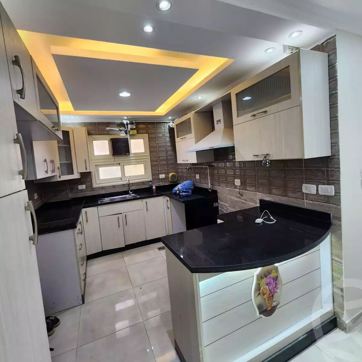 https://aqarmap.com.eg/ar/listing/5986561-for-sale-cairo-el-sheikh-zayed-city-compounds-el-khamayel