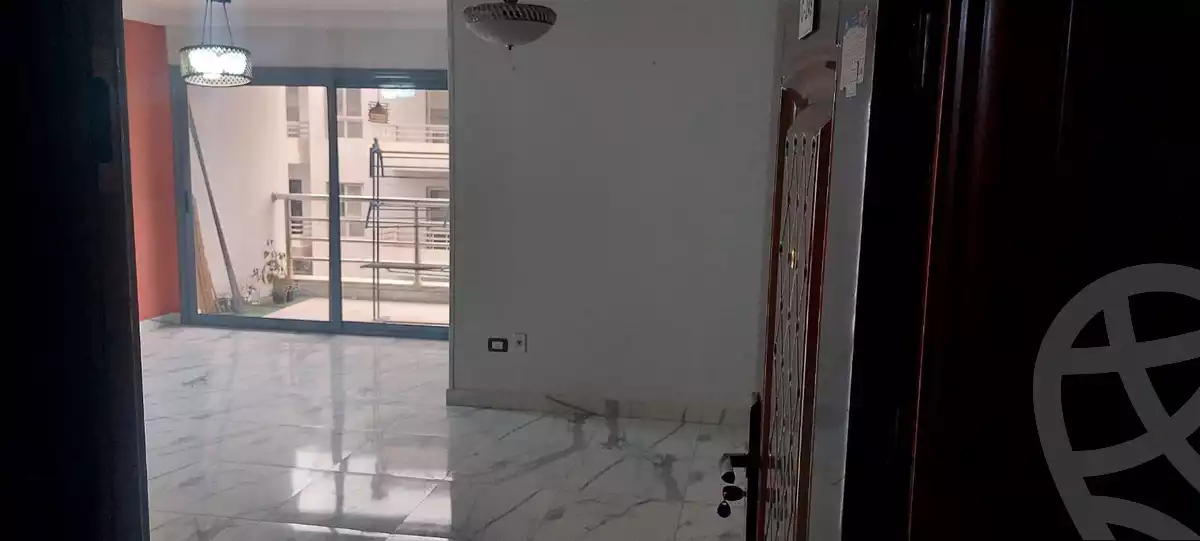 https://aqarmap.com.eg/en/listing/5986943-for-sale-cairo-mokattam-el-hadabah-el-wosta-compounds-lw-jwr-kwmblks