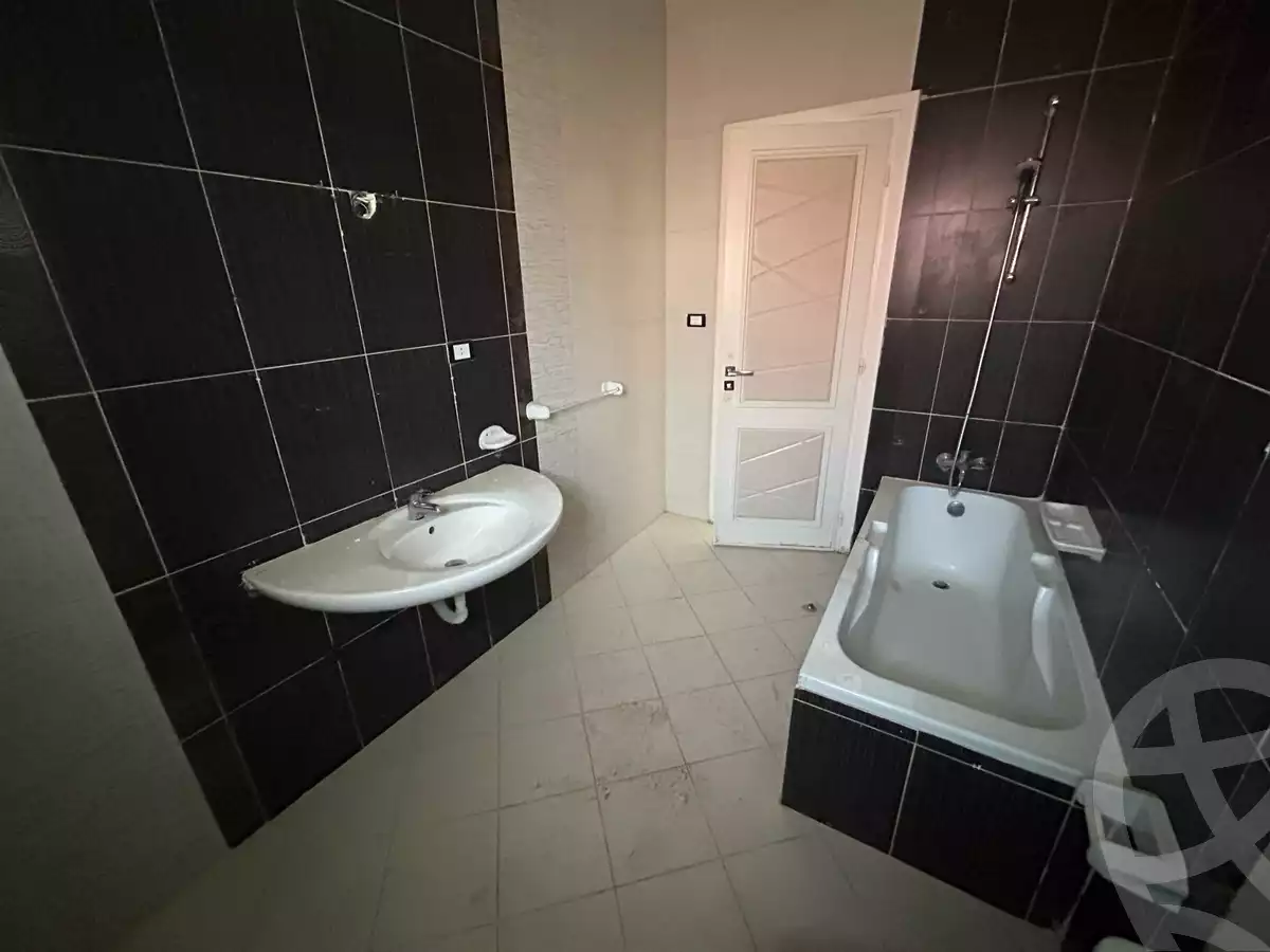 https://aqarmap.com.eg/en/listing/5988365-for-sale-cairo-new-cairo-madinaty-lmntq-lthnyh-fylt-madinaty-road