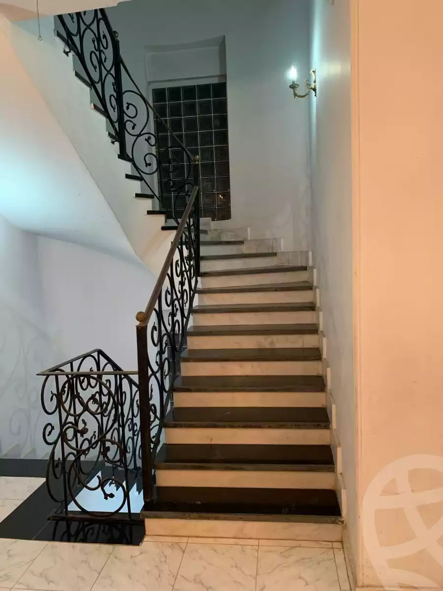 https://aqarmap.com.eg/en/listing/5988843-for-sale-cairo-el-sheikh-zayed-city-compounds-el-yasmeen-compound