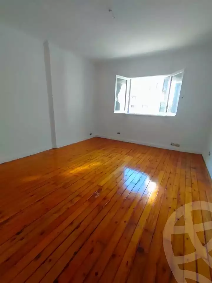 https://aqarmap.com.eg/ar/listing/5993342-for-sale-alexandria-bolekly-abou-quer-st