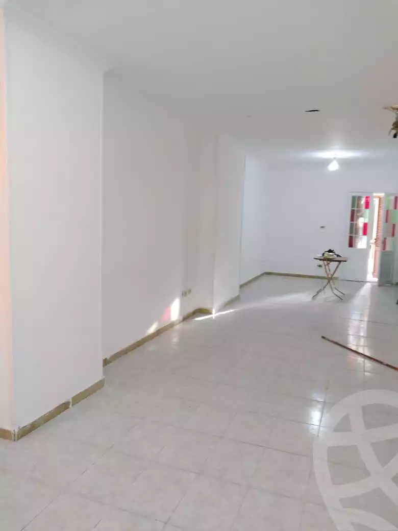 https://aqarmap.com.eg/en/listing/5996042-for-sale-alexandria-zezenia-riad-st