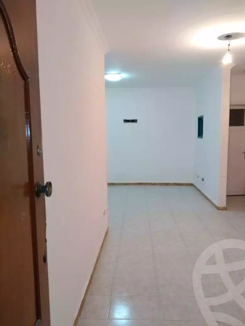 https://aqarmap.com.eg/en/listing/5996042-for-sale-alexandria-zezenia-riad-st