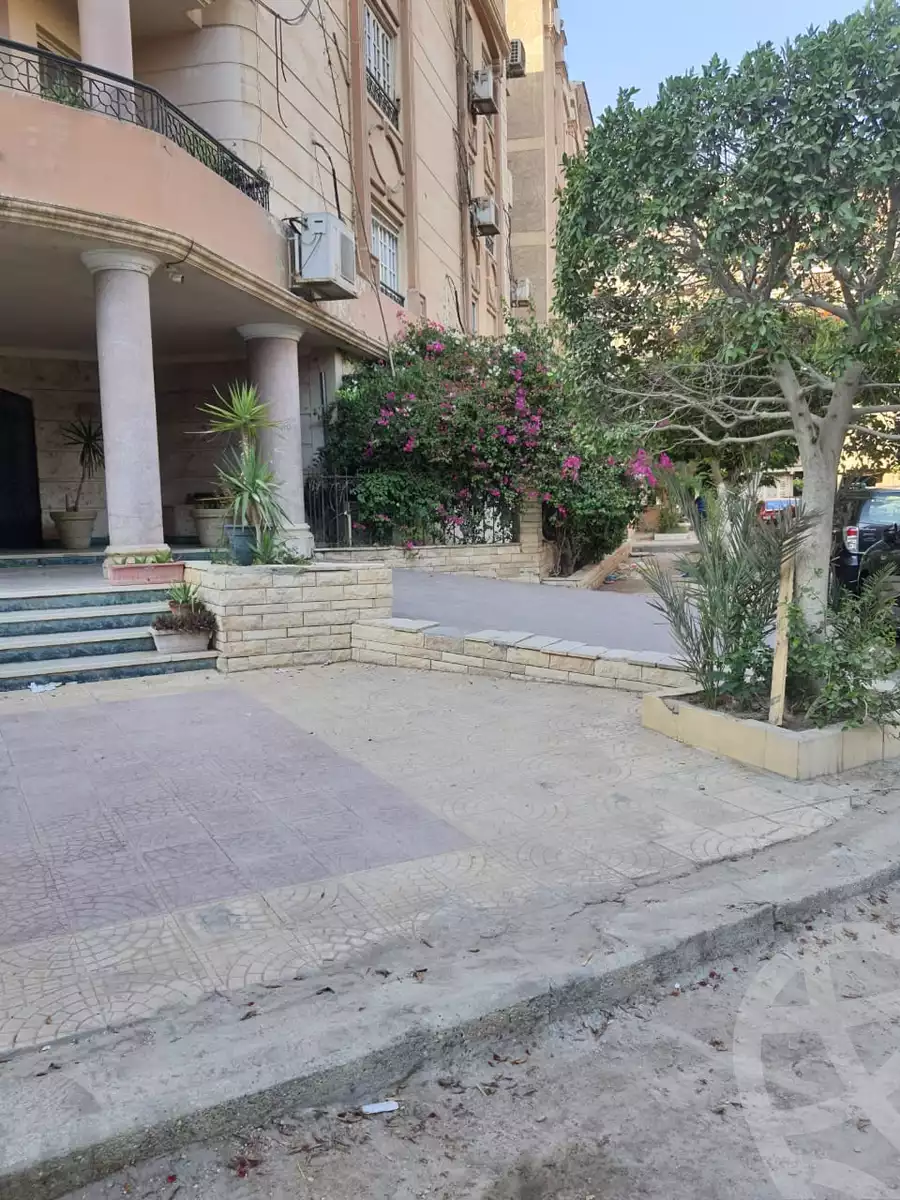 https://aqarmap.com.eg/en/listing/5990145-for-sale-cairo-mokattam-lhdb-l-ly-shr-krym-bnwn