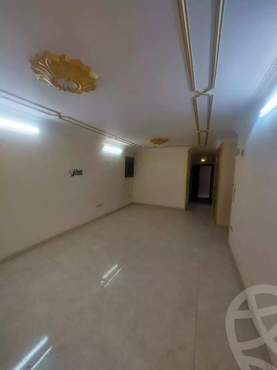 https://aqarmap.com.eg/en/listing/6005106-for-sale-cairo-helwan-helwan-el-sharkeya-mostafa-safwat-st