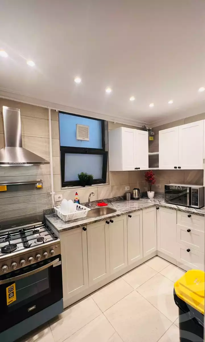https://aqarmap.com.eg/en/listing/6010583-for-rent-cairo-el-sheikh-zayed-city-compounds-kmbwnd-wyst-twn-swdyk