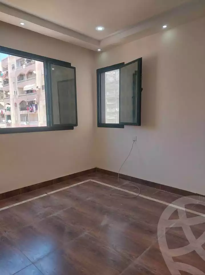 https://aqarmap.com.eg/en/listing/6018590-for-sale-alexandria-el-mandara-al-mahdaoi-st