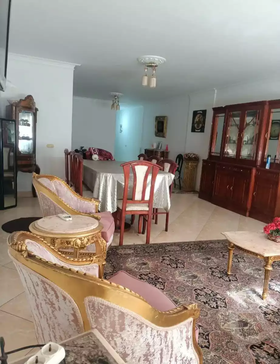 https://aqarmap.com.eg/ar/listing/6025134-for-sale-alexandria-ganaklis-shr-mrtdy-bsh