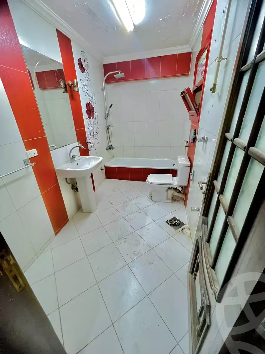 https://aqarmap.com.eg/ar/listing/6031550-for-sale-cairo-helwan-helwan-el-sharkeya-saleh-sobhy-st